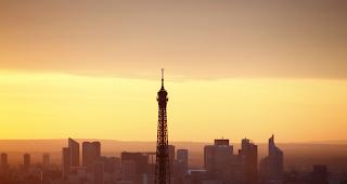 Der Eiffelturm musste am Montag bis auf weiteres geschlossen werden.