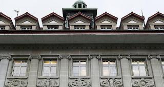 Zu hohe Sal&auml;re. Die Berner Regierung kritisiert BKW-L&ouml;hne im Vorfeld der GV.