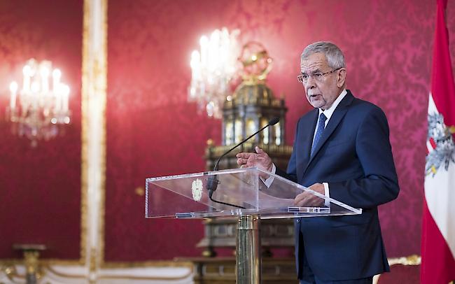 Die neuen Minister in der östereichischen Regierung sollen um 13 Uhr von Bundespräsident Alexander Van der Bellen vereidigt werden.