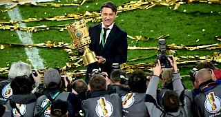 Meister und Pokalsieger. Niko Kovac holte in dieser Saison mit dem FC Bayern M&uuml;nchen das Double. Auch n&auml;chste Saison wird er an der Seitenlinie des Rekordmeisters stehen.