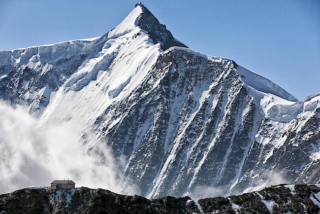 Ein 26-jähriger Mann hat am Samstag auf einer Skitour am Grossen Fiescherhorn (Foto) sein Leben verloren. 