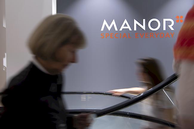 Vor allem Frauen profitieren bei Manor von der Anhebung der Mindestlöhne. 