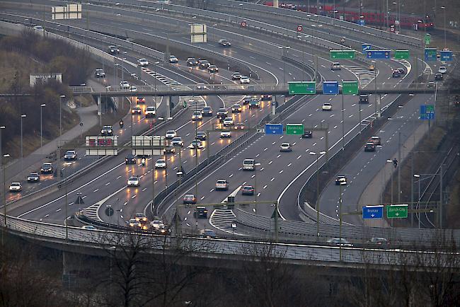 Bis 2030 sollen auf dem Nationalstrassennetz Erweiterungsprojekte im Umfang von rund 14,8 Milliarden Franken in Angriff genommen werden.