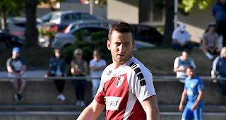 Spielertrainer David Glenz und der FC Salgesch bleiben in der 2. Liga.