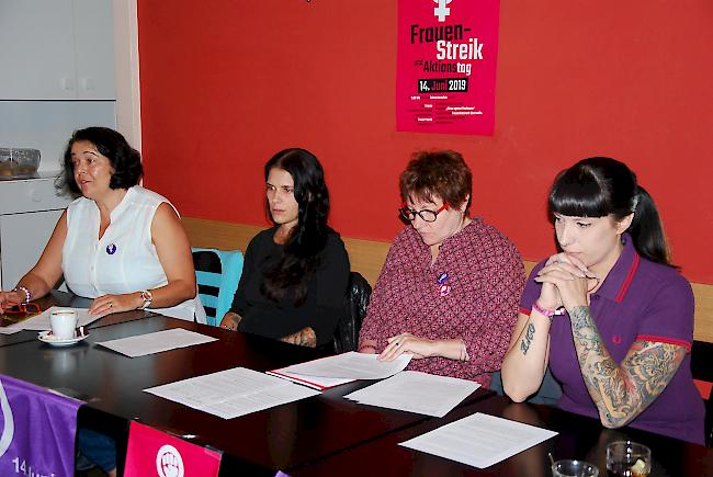 Daniela Pollinger, Silvia Eyer, Renata Werlen und Melanie Anderegg stellten das Programm für den Frauenstreik vom kommenden Freitag im Oberwallis vor. 