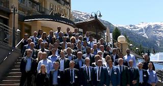 Die Medienbeauftragten der Polizei h&ouml;rten sich in Zermatt Referate an und tauschten sich aus.
