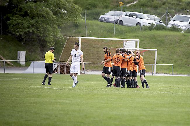 Walliser Meister. Der FC Leuk-Susten kann ein weiteres Erfolgserlebnis feiern. Foto WB