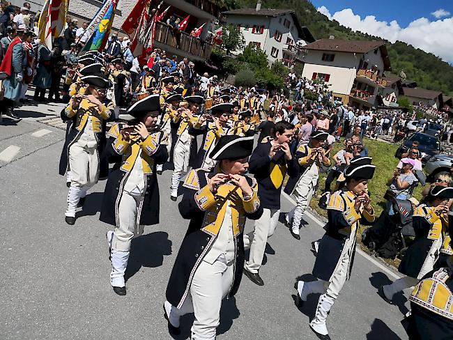 Impressionen vom Umzug am Oberwalliser Tambouren- und Pfeiferfest in Erschmatt.