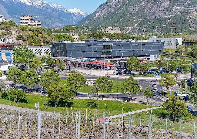 Weniger Verkehr durch das Stadtzentrum. Der Kanton bringt das Projekt für die Westumfahrung von Siders zur öffentlichen Auflage.