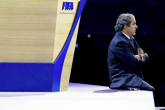 Tiefer Fall. Wegen der umstrittenen WM-Vergabe nach Katar wird der ehemalige UEFA-Präsident Michel Platini derzeit in Haft befragt.