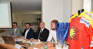 Ausblick auf die neue Saison. Pr&auml;sident Alain Bonnet, Sportchef Christophe Fellay, Trainer Dany Gelinas und Maxime Montandon (Spieler) anl&auml;sslich einer Medienkonferenz. (von links)
