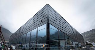 Die Vorbereitungsarbeiten f&uuml;r die Einweihungs- und Er&ouml;ffnungsfeier der &laquo;Lonza Arena&raquo; und der Abschiedsparty der &laquo;Litternahalle&raquo; laufen auf Hochtouren.