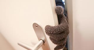 Wie sich bei Abwesenheit vor Einbrechern sch&uuml;tzen? Die Kantonspolizei kl&auml;rt auf. (Symbolbild)