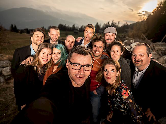 Medienteam. Kanal 9 ist nach einem Jahrzehnt in den Stuben angekommen.