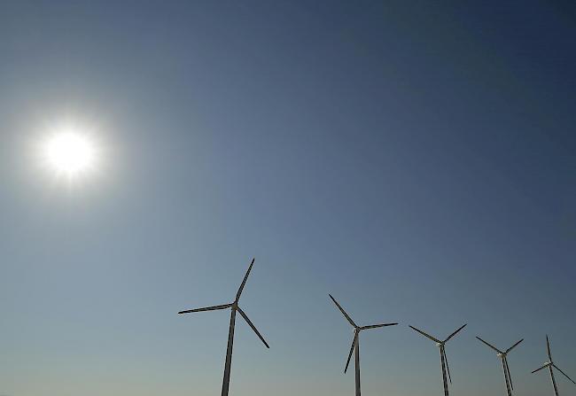 Gegen Windräder. Kanton Wallis soll zur Vogelwelt in der Region des Grossen St. Bernhard Sorge tragen. (Symbolbild)