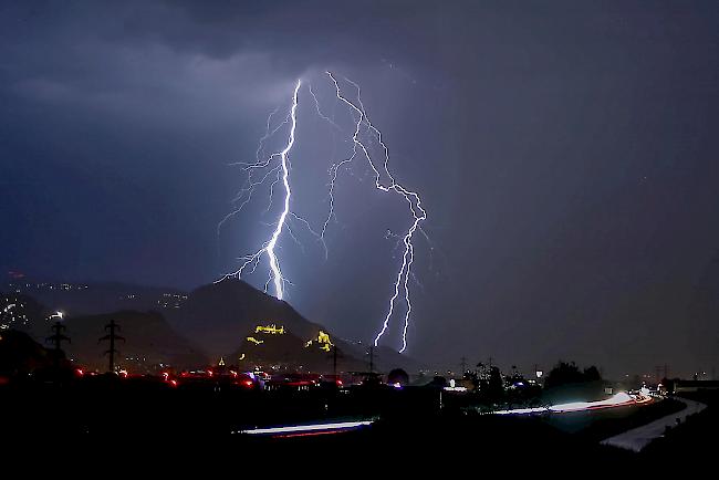 Das Gewitter hatte die Hauptstadt im Griff...