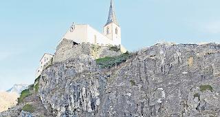 Mit einem Lift k&ouml;nnten die Felsen- und die Burgkirche verbunden werden.