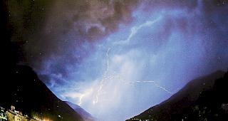 Blitze &uuml;ber Visp. Aufgenommen aus Naters.