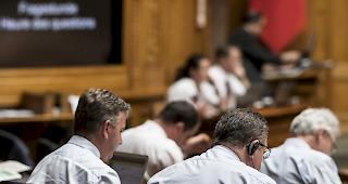 Parlamentarier sollen k&uuml;nftig &Uuml;bernachtungsentsch&auml;digung erhalten, wenn sie mittels Selbstdeklaration eine externe &Uuml;bernachtung geltend machen. Ein Beweis w&auml;re nicht n&ouml;tig.