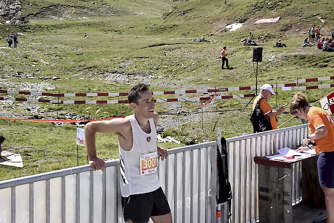 Geschlagen aber trotzdem glücklich im Ziel. Lokalmatador Martin Anthamatten. Foto: WB