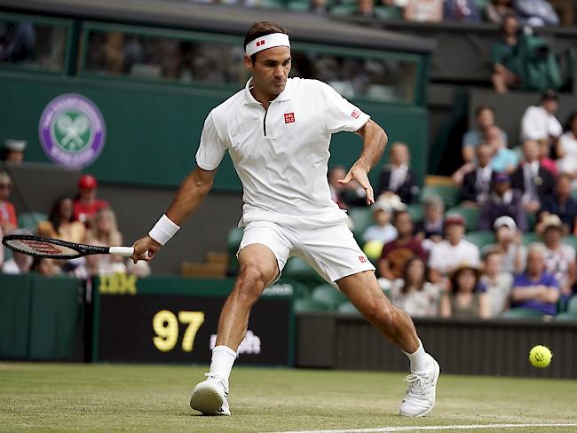 Roger Federer steht in Wimbledon mit Dreisatzsieg in den Achtelfinals.