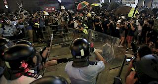 Aufstand. In den vergangenen Wochen erlebte Hongkong wegen eines neuen Auslieferungsgesetzes an China die gr&ouml;ssten Proteste seit drei Jahrzehnten.