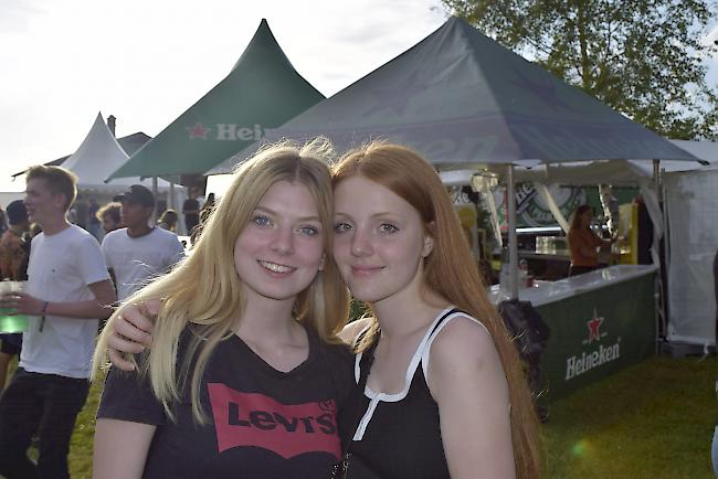 Josefine Salzgeber (16), Visperterminen, und Samira Pfammatter (16), Lalden.