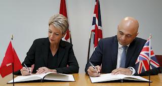 Justizministerin Karin Keller-Sutter und Grossbritanniens Innenminister Sajid Javis haben am Mittwoch in London ein Abkommen unterzeichnet, mit welchem die Staaten die Polizei- und Terrorismuskooperation verst&auml;rken.