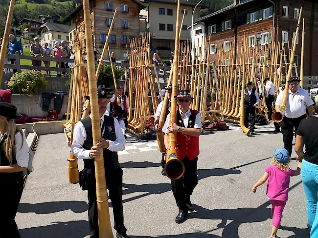 Impressionen vom Alphornfestival in Unterbäch.