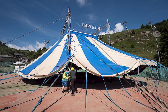 Jeder Handgriff sitzt. Die Harlekin-Mitarbeiter sind ein eingespieltes Team.