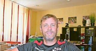 Blick Richtung Br&uuml;gglifeld: Trainer St&eacute;phane Henchoz und der FC Sitten reisen nach Aarau.