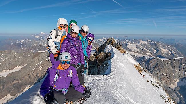 Judith Wernli, Anne-Sophie Thilo, Sue Hirschi und Steffi Hunzike haben am Freitag den Gipfel des Matterhorns erreicht.