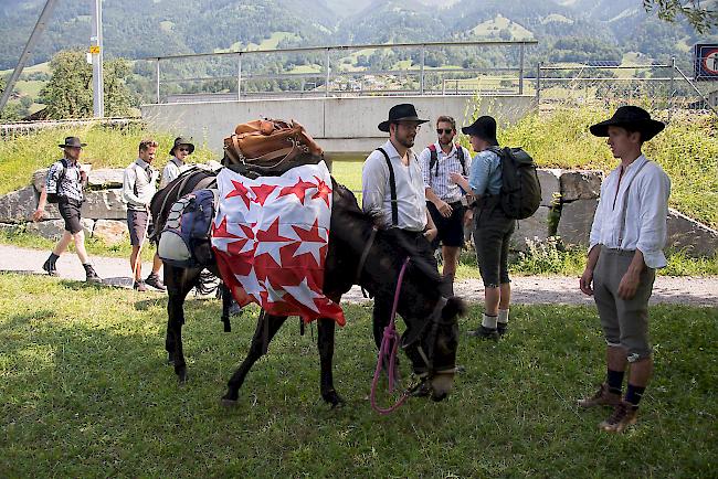 Von Luzern über die Grimsel ins Goms und nach Raron: zehn Kollegen unterwegs.