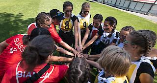 Zusammenhalt. Die M&auml;dchen vom Team Wallis haben alles gegeben. Und wurden belohnt.