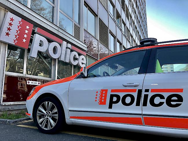Am Montagmorgen ist es gemäss Walliser Kantonspolizei auf der Strasse zwischen Raron und Visp zu einem Unfall gekommen. 