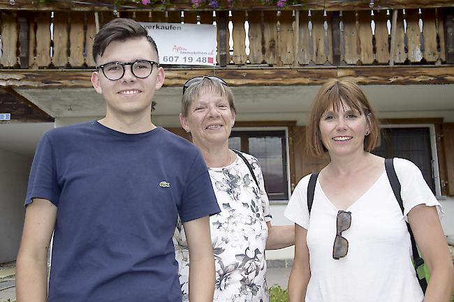 Jan Steiner (16) aus Gampel, Sophie Bayard (64) aus Leukerbad und Patricia Steiner (44) aus Gampel.