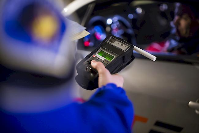 Beamten hielten in Hessen einen 52-jährigen Rollstuhlfahrer an, der sich schliesslich als nicht gehbehindert entpuppte.
