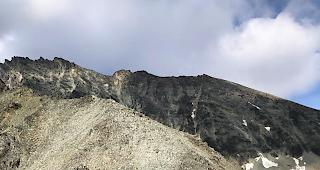 Ein 47-j&auml;hriger Belgier ist am Montagabend im Val d'Anniviers bei einem Gleitschirm-Absturz t&ouml;dlich verletzt worden. 