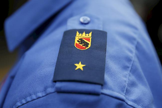 Die Kantonspolizei Bern hat einen Mann nach gefährlichen Fahrmanövern angehalten. 