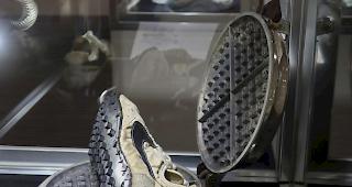 Einmalig. F&uuml;r diesen Nike-Schuh, produziert f&uuml;r die Olympischen Sommerspiele 1972, bl&auml;tterte ein Sammler die Rekordsumme von 437'500 Dollar hin.