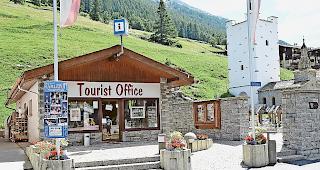 F&uuml;r das Lokal des Tourismusb&uuml;ros von Saas-Grund wird ein Mieter&nbsp;gesucht.