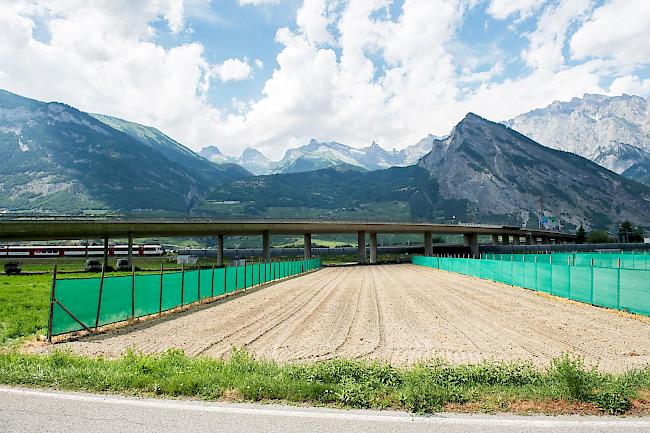 Das Viadukt bei Riddes bleibt für Fahrzeuge mit einem Gesamtgewicht von über 3,5 Tonnen voraussichtlich bis Ende Jahr gesperrt.