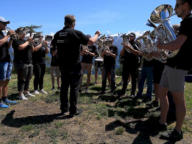 Die Musikgesellschaft Ronalp-Bürchen setzte mit dem Schweizer Psalm das musikalische Highlight.