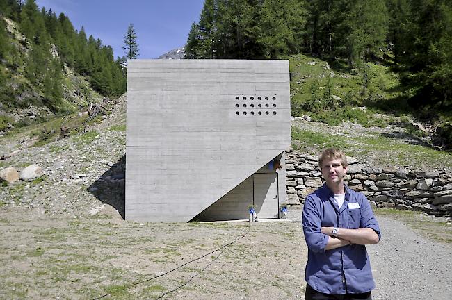 Nicht nur funktional. Architekt Jean-Luc Bellwald vor seinem «letzten Findling».