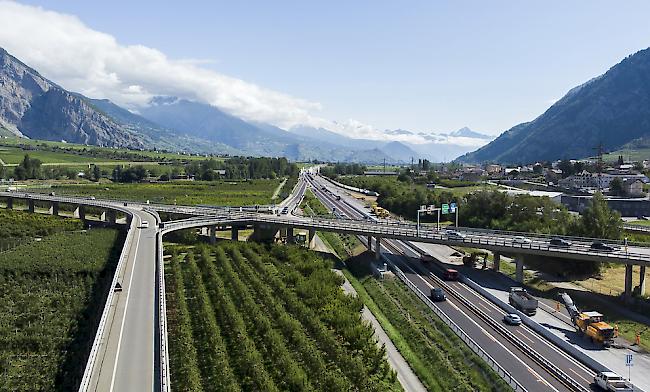 Das Viadukt in Riddes ist nicht die einzige beschädigte Brücke im Wallis. 