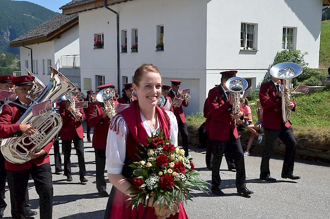 Mit einem grossen Festumzug ging am Sonntag die fünfte Simpiler Heimattagung zu Ende. 