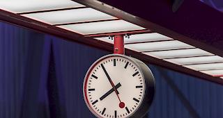 Verein Region Oberwallis eine zus&auml;tzliche Nachtverbindung zwischen Brig und Bern, verbesserte Verbindungen f&uuml;r Grenzg&auml;nger sowie gegen die Streichung der Schnellzughalte in Leuk stark machen.