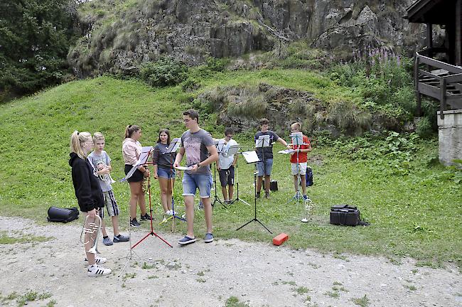 Intensiv. Während einer Woche wird im Lötschental täglich geprobt.