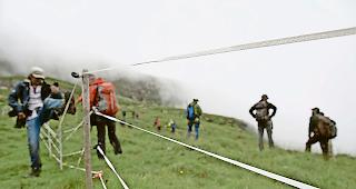 Aufwendig. Das Erstellen von Umtriebsweiden auf S&ouml;mmerungsalpen ist f&uuml;r die Sch&auml;fer arbeitsintensiv, wird aber vom Staat  unterst&uuml;tzt.Foto keystone