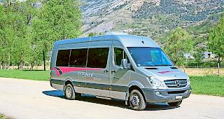 Auf Abruf. Mit diesem Kleinbus bef&ouml;rderte Steiner im letzten Jahr Festivalbesucher.Foto zvg